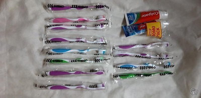 10 kpl orbis hammasharjoja-2 golgate ja pepsodent tuubia