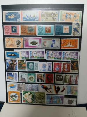 Postimerkkejä eri maista