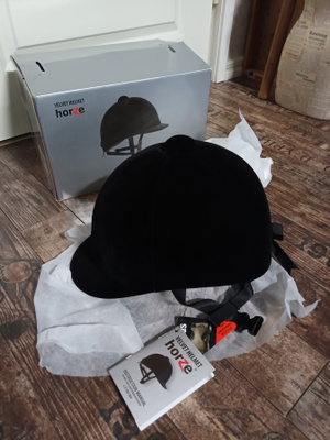 Horze Velvet Helmet ratsastuskypärä. 62