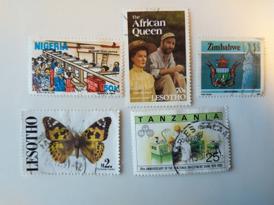 Postimerkki Afrikka 5 erilaista