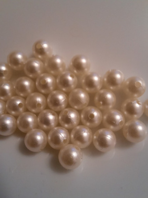 36 kpl Luonnonvaalea helmi 8mm
