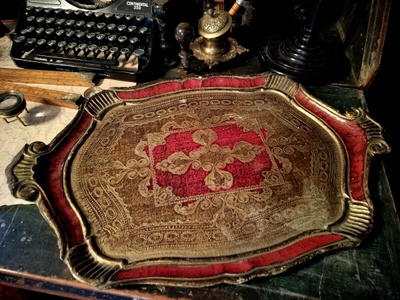 Upea käsinmaalattu vintage -tarjoiluastia, Italia