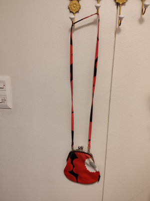 Marimekko Unikko kuosinen pikku laukku