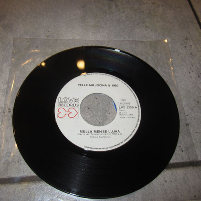 PELLE MILJOONA & 1980 - MULLA MENEE LUJAA ( set 2 )