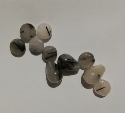 Luonnonkivihelmiä Black Quartz 10 kpl.