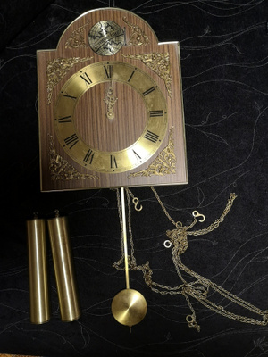 Tempus Fugit punnuskello