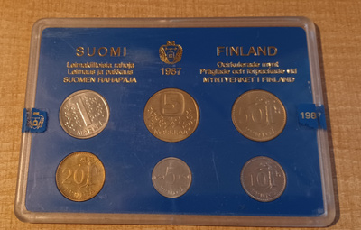 Markkarahasarja 1987N Sinetöity Rahat UNC Muovit OK.