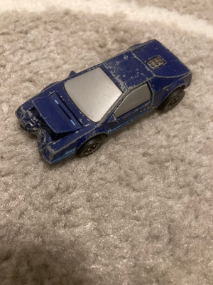 Kolariauto 1/64 Hotwheels cracks-up Hong Kong pikkuauto.