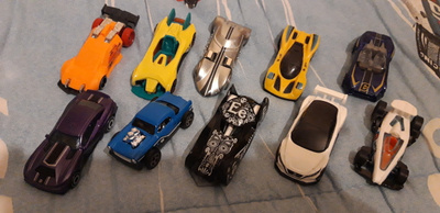 Leikkimättömiä Hot Wheels autoja 10kpl