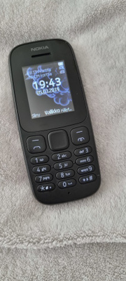 Nokia puhelin  2 sim / taskulamppu