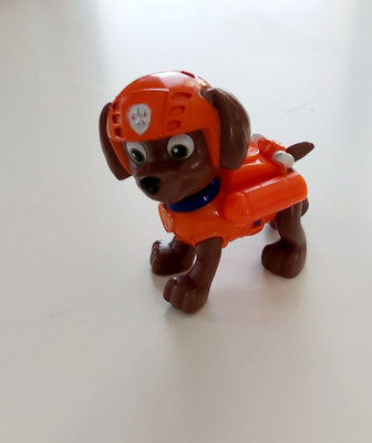 RYHMÄ HAU  TOMA (Zuma)-FIGUURI, koko n. 6 cm