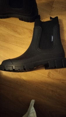 Käyttämättömät bootsit 42