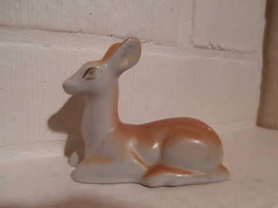 POSLIINIFIGUURI  5. LEPÄÄVÄ BAMBI