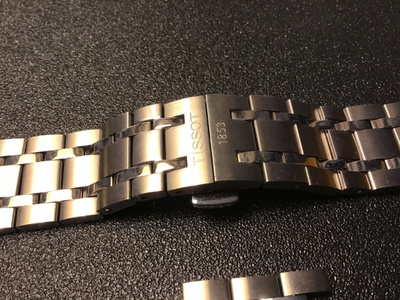 Käyttämätön Tissot teräsranneke