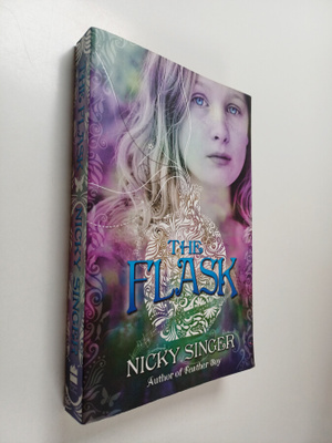 Nicky Singer : The flask