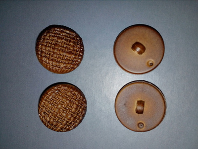 Ruskea koriste kantanappi 22mm