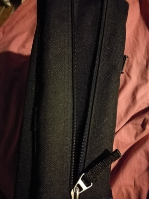 LG notebook ja toinen tietokonelaukku