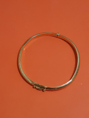 Kultainen rannekoru 585 14K halk. 5,6cm ei kaiverruksia
