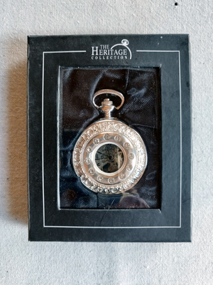 The Heritage Collection Taskukello