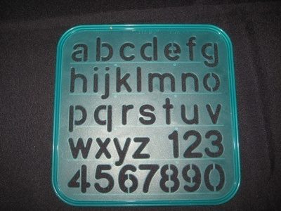 TUPPERWARE Piirrustuslevy : pienet KIRJAIMET