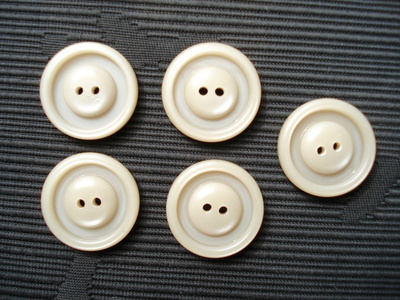 Kuultava nappi - muovi nappi Ø 26mm, 9kpl.