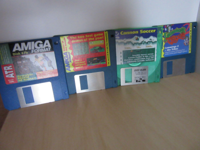 Amiga diskettejä 4 kpl (Amiga Format)