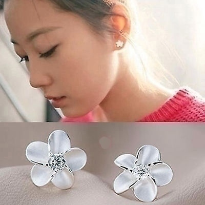 0318 .. Fashion Women's Silver Flower Crystal .. Korvakorut
