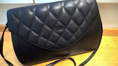 Musta Clutch / Laukku / Olkalaukku / Käsilaukku