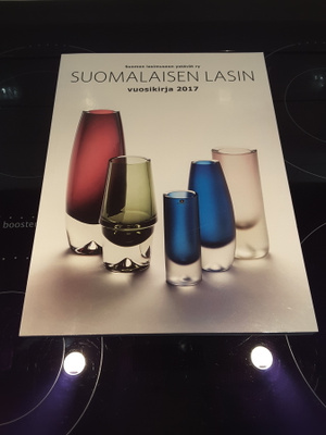 Suomalaisen lasin vuosikirja 2017
