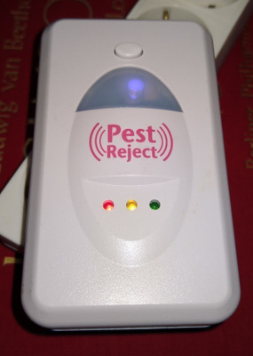PEST REJECT TUHOLAISKARKOITIN