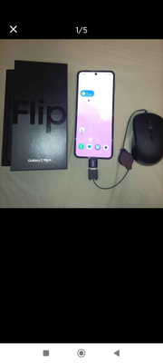 Näyttövikainen Samsung Galaxy z flip 4 +tarvikkeet