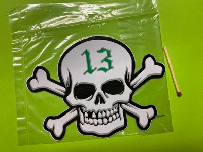 Skull Lucky 13 vih pääkallo tarra