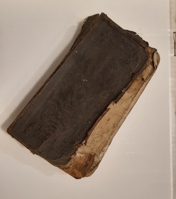 Virsikirja, vanha ja heikkokuntoinen, ehkä 1700.