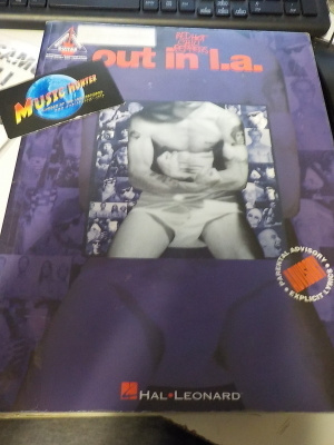RED HOT CHILI PEPPERS - OUT IN L.A. KITARA NUOTTIKIRJA