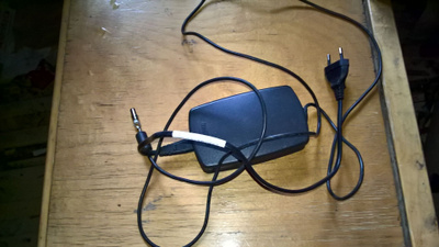 Compaq kannettavan virtalähde