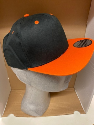 Snapback lippis musta/oranssi