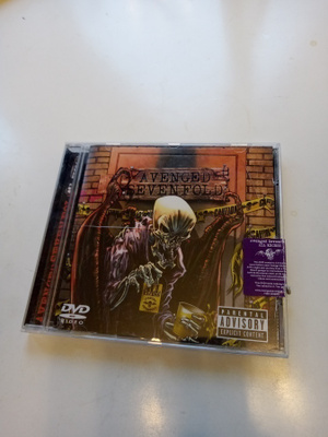 DVD AVENGED SEVENFOLD - ALL EXCESS  ( Sis.postikulut )