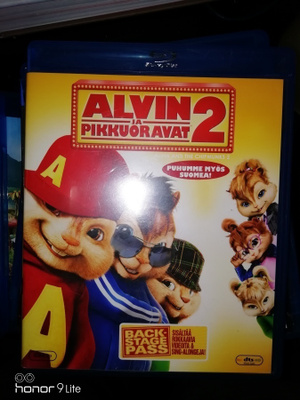 Alvin ja pikkuoravat 2