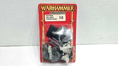 WHFB - Bretonnian Grail Knight Standard Bearer