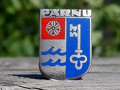 Pärnu Vaakuna Vanha merkki, ehjät emalit. Halkaisija - 22 mm
