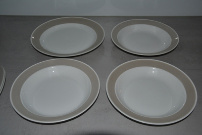 Arabia Atria lautaset  4 kpl  harmaa