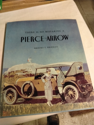 yhere no mistaking a pierce-arrow