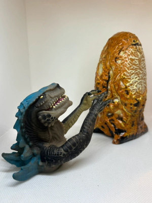 Vintage 1998,  Godzilla Hand puppet  - HEAD HUNTER STORE.