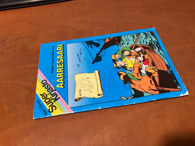 DISNEY SUPER KIRJASTO AARRESAARI HYVÄ