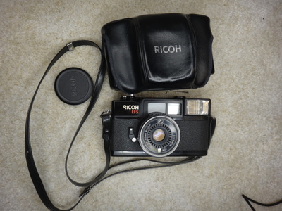 RICOH 35 EFS KAMERA LAUKKUINEEN