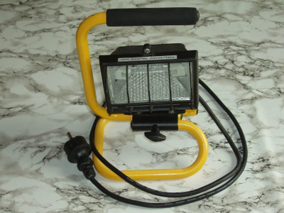 Kohdevalaisin / Lämpölamppu Max. 120 W