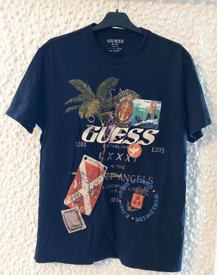 Guess : XL -kokoinen T-paita