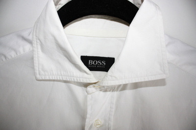Hugo Boss paita 39 avokaulus valkoinen kauluspaita