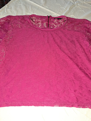 Pinkki pitsi t-paita koko L