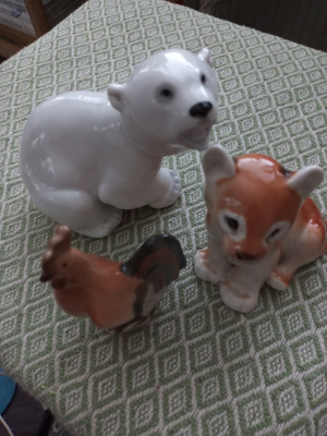 Lomonosov eläin figuureja